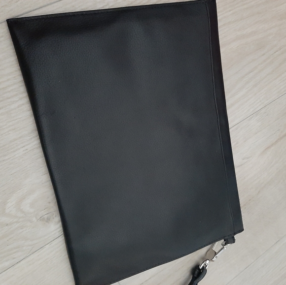 Modalu England black wristlet - Picture 2 of 5